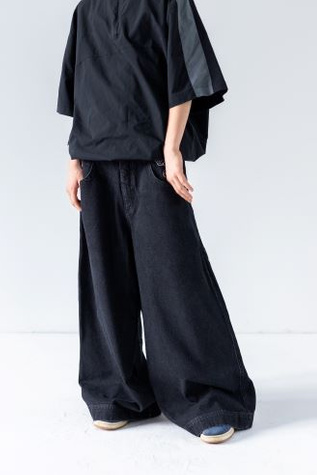 ZAZA ULTRA BAGGY SINGLE POCKET JEANS